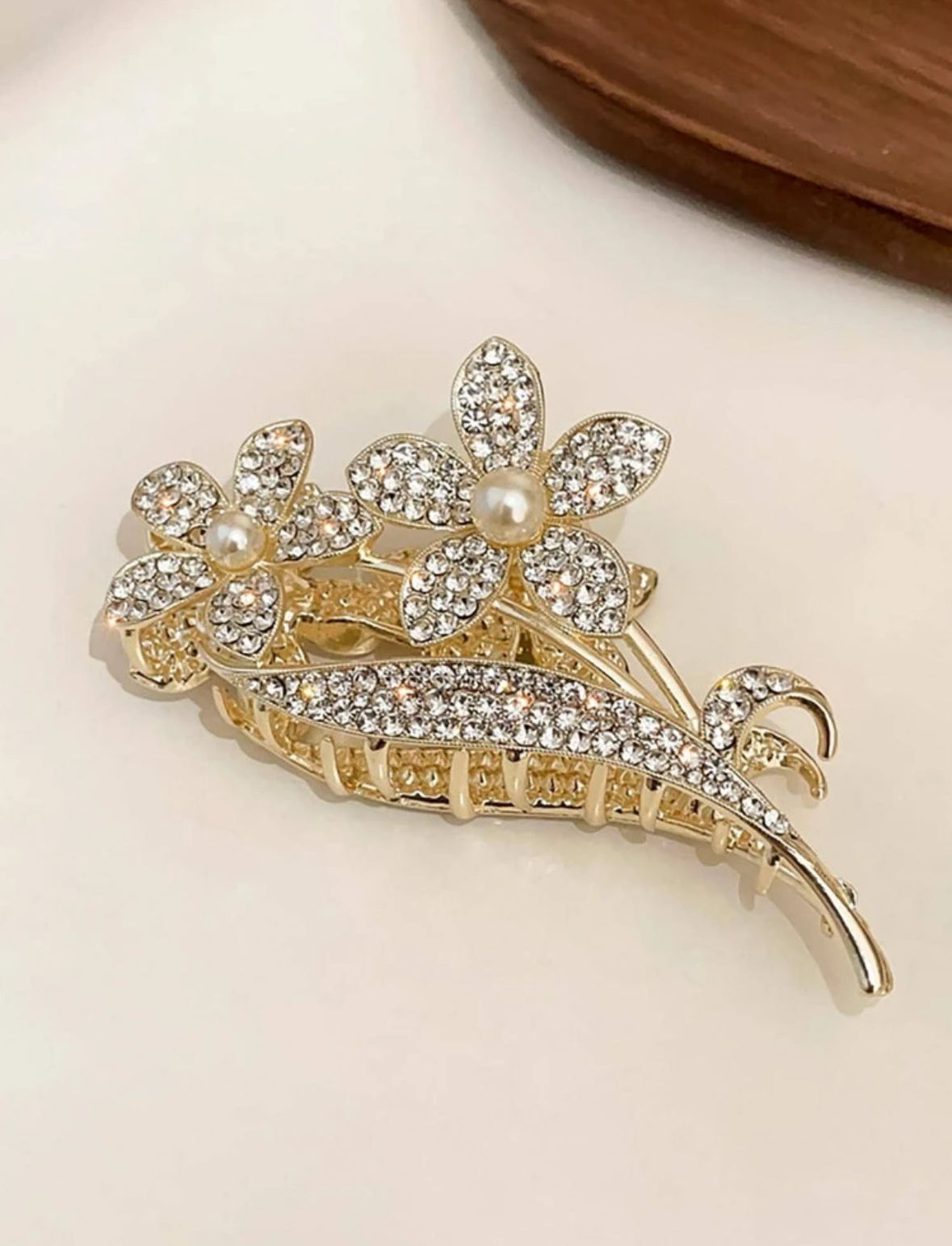 تصویر کلیپس مجلسی نگین دار Flower clips