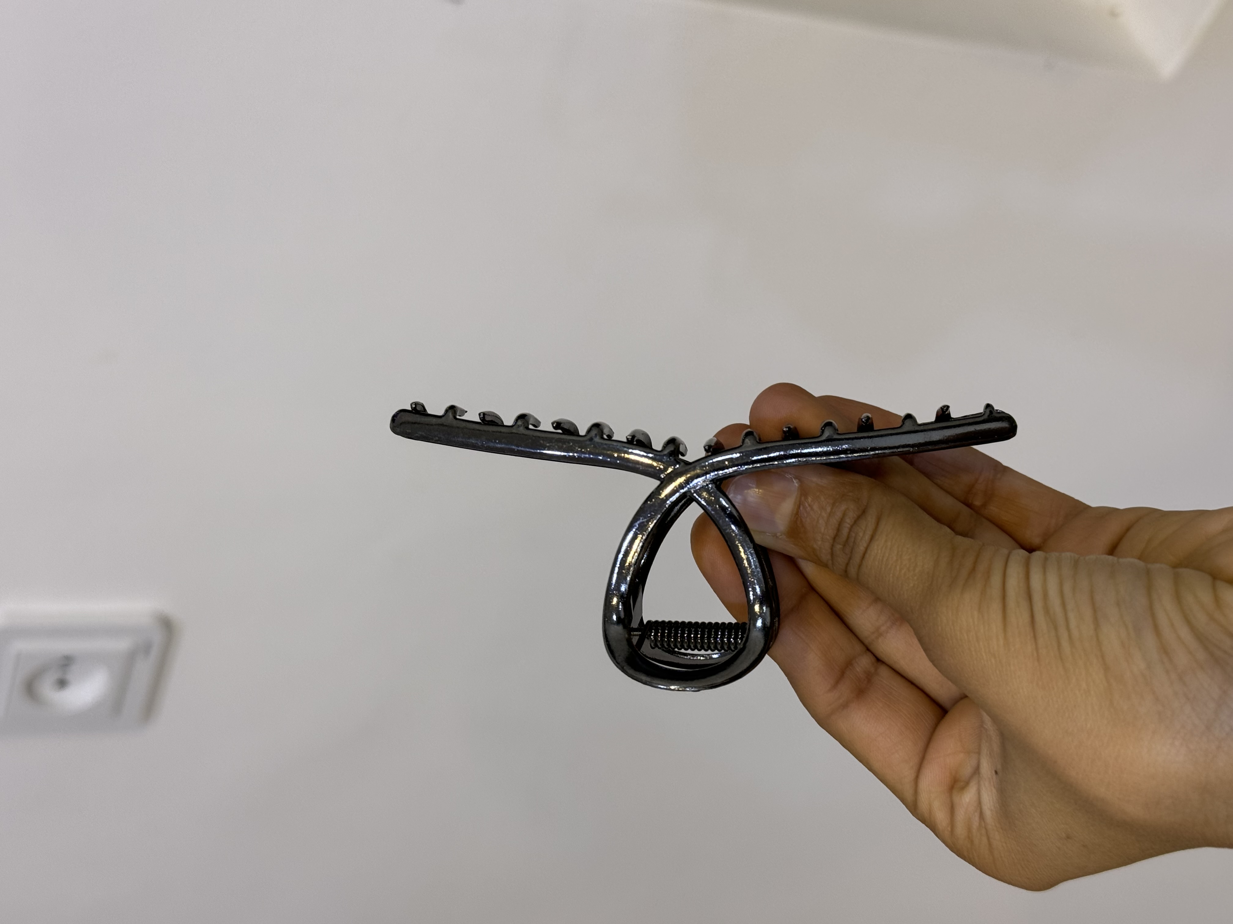 تصویر کلیپس فلزی Metal clips
